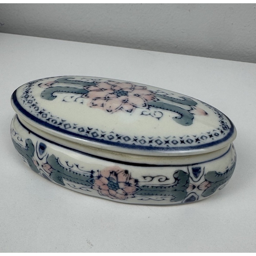Vtg Chinoiserie Oval Trinket Box Floral Ceramic Painted Cottagecore Romantic
